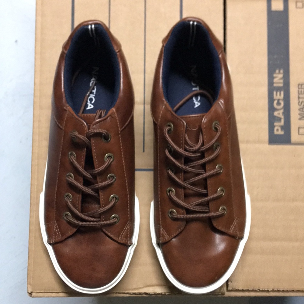 Nautica sneakers boys size 4